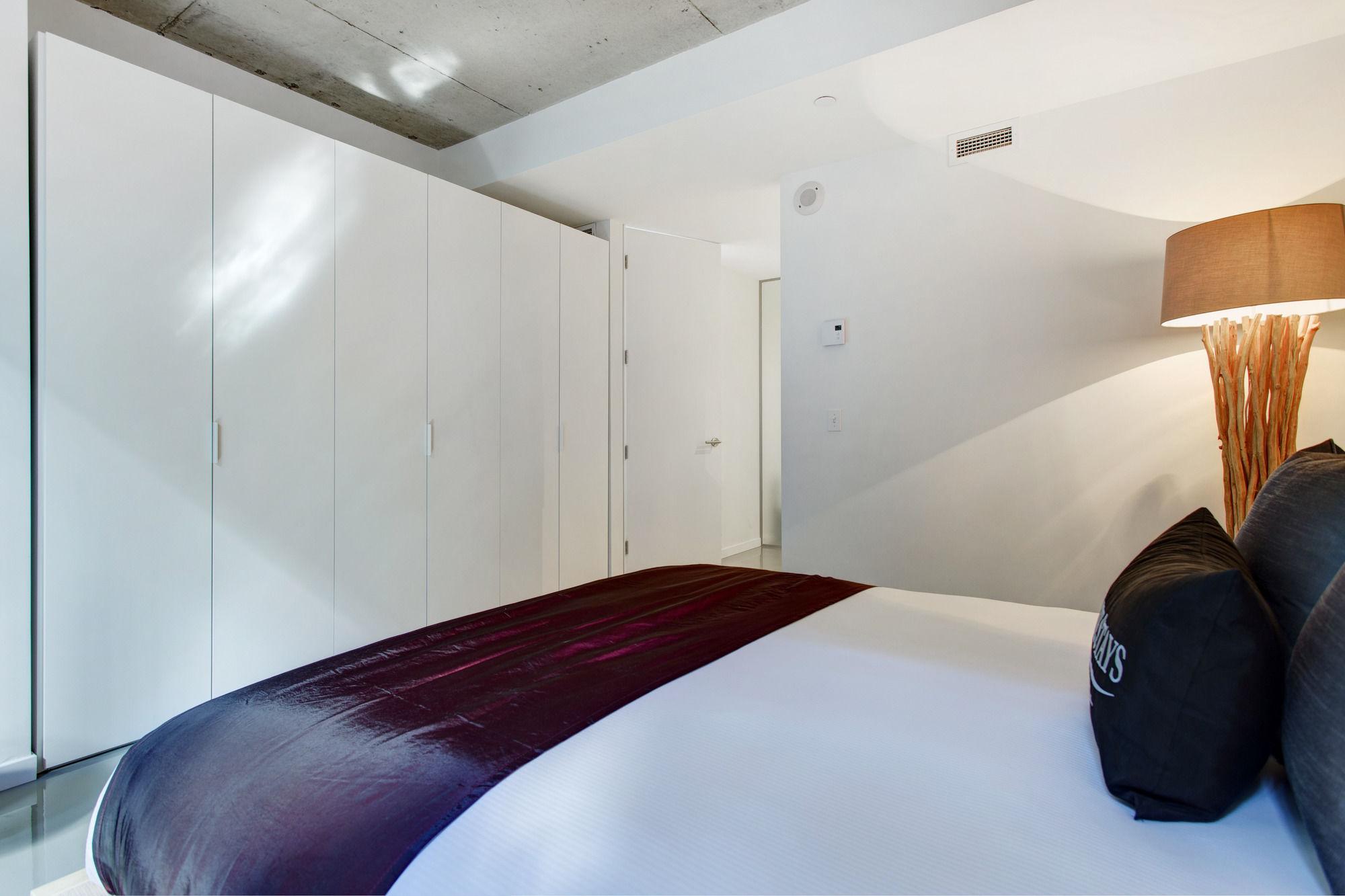 Loft4U Apartments By Corporatestays Монреал Екстериор снимка